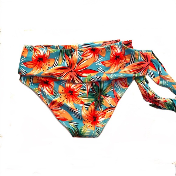 New Boutique Bikini 2 pc Tropical Swimsuit🏖🌴 - Picture 11 of 16